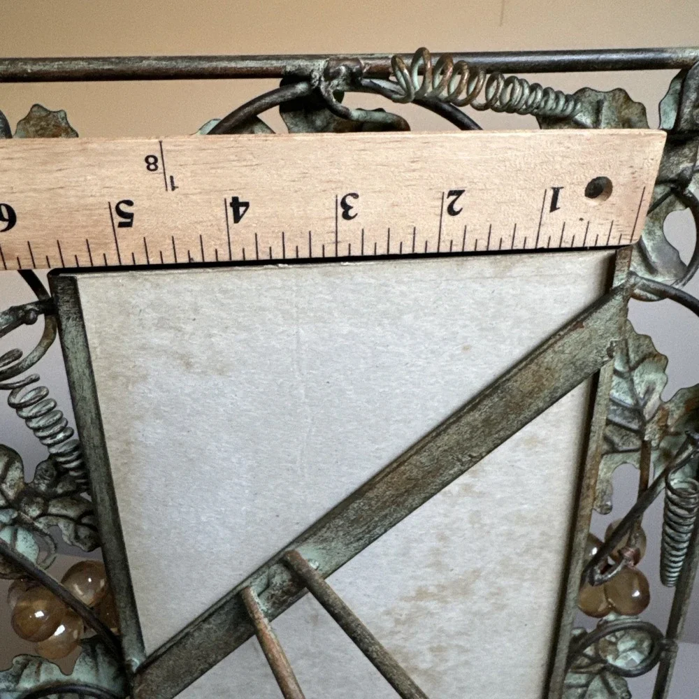 Vintage Verde Green Metal Ivy Leaf Grapes Photo Frame Fits 7.5